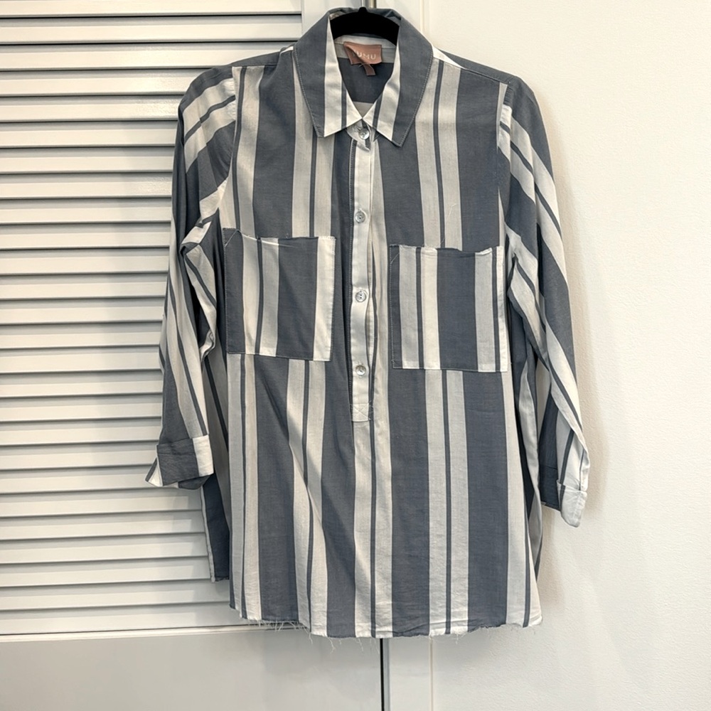 Show Me Your Mumu White And Blue Strip Quarter Sleeve Top- Size S